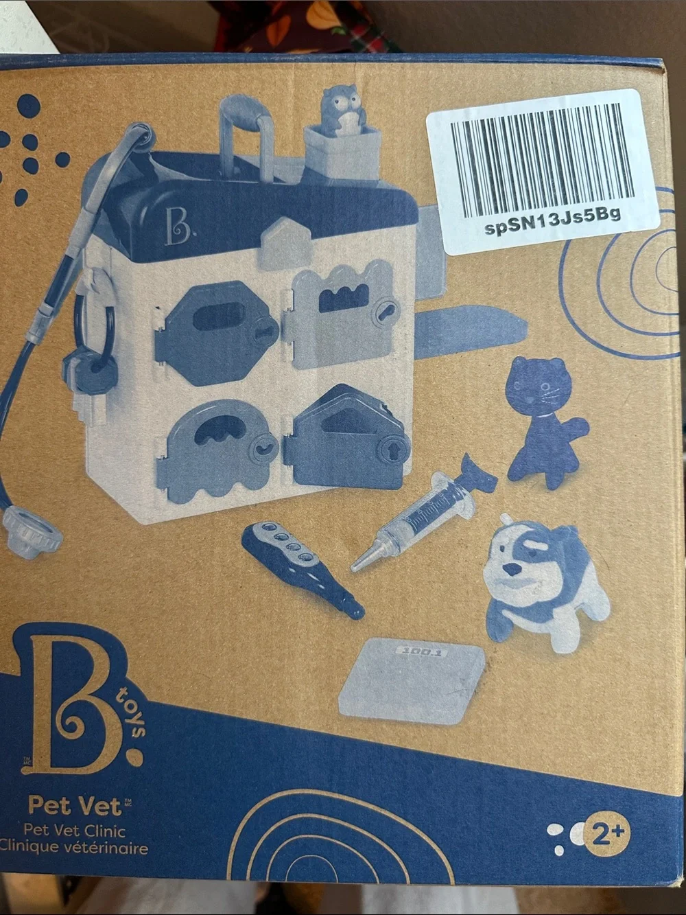 B. Toys Pet Vet Playset - Blue & White